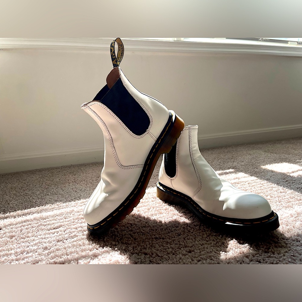 Dr. Martins 2976 White Leather Chelsea Boot